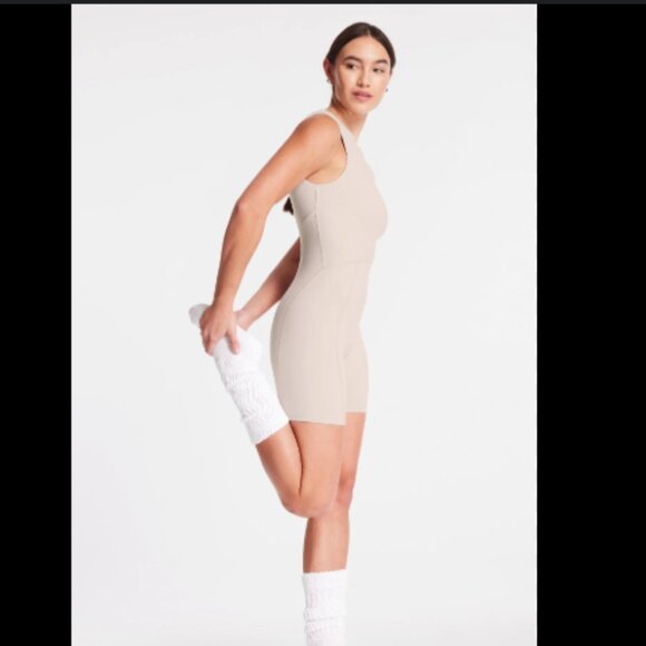 Bandier Le Ore Calla Cutout Short Daysuit XS nwt - Picture 3 of 4